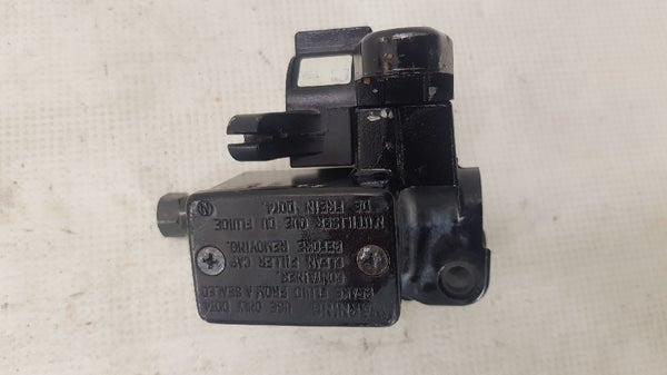 Jarrup&auml;&auml;sylinteri (Yamaha SXR700 2000) 8DF-W2587-10-00