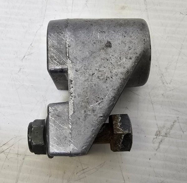 Bracket 7 (leve&auml;) 8DF-47419-10-00 &mdash; Yamaha RX-1 / RX Warrior, purkuosa